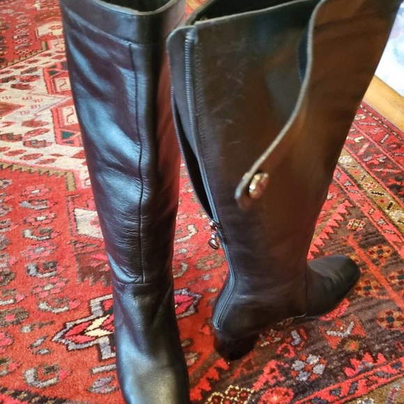 tahari black boots size 8 - Picture 4 of 4